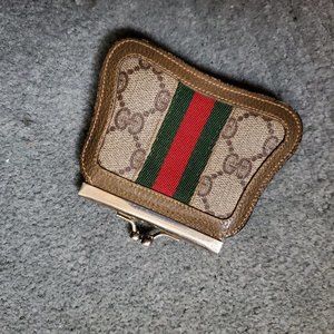 AUTHENTIC GUCCI COIN WALLET